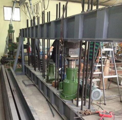 電動螺旋式千斤頂